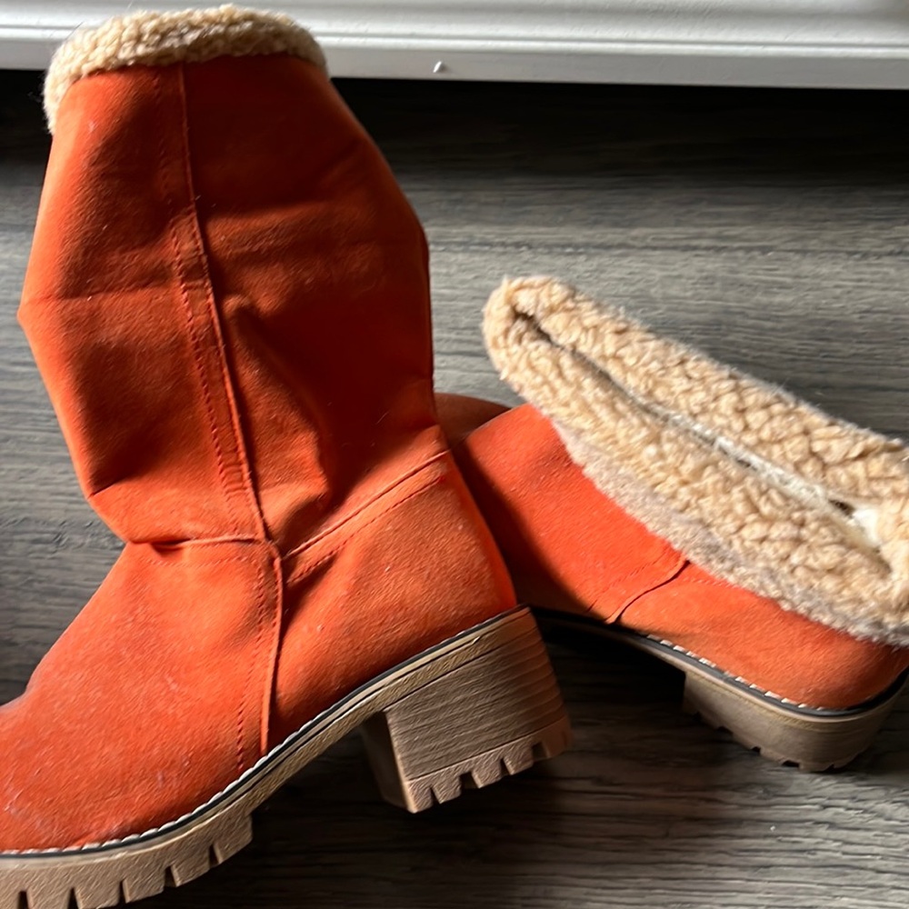 Orange “suede” lug sole fleece boots! 39. New!
